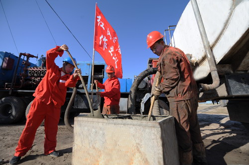 吉林油田红岗采油厂金秋时节忙上产--中国石油新闻中心