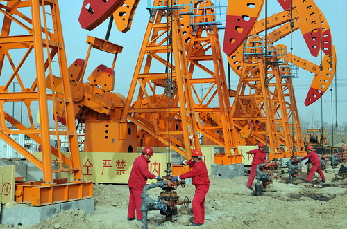 华北油田采油三厂寒风凛凛抢上产(组图)--中国