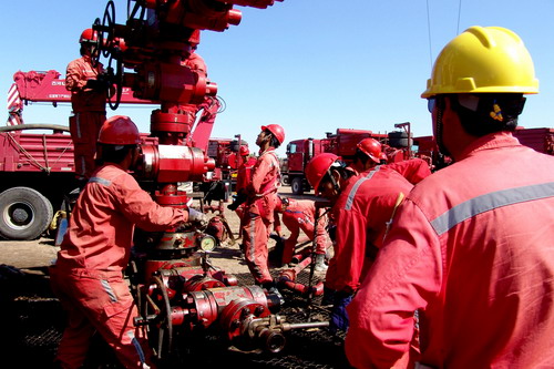 风城1井大型压裂施工再创今年勘探施工规模--