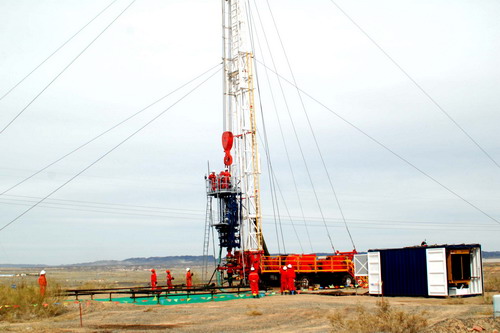 井下作业公司积极推广带压作业技术--中国石油