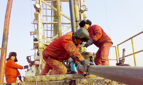 吐哈油田井下试油四队班组建设速写--中国石油