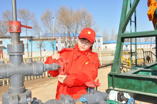 大庆采油四厂一矿北十三队的小苏医生--中国