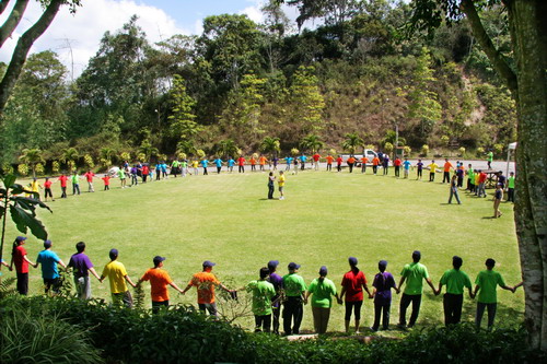 挑战极限 超越自我--南美公司员工拓展培训掠影