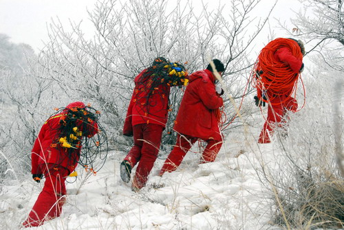 吉林王府断陷山东屯三维地震采集纪实--中国石