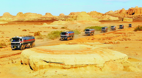 准噶尔分公司原油运输一大队:穿梭魔鬼城--中