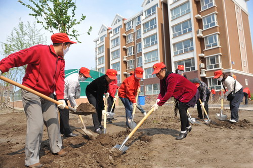 吉林油田滨江物业管理公司开展美化活动--中国石油新闻中心