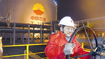 工人日报:渤海湾里的青春之歌--中国石油新闻中