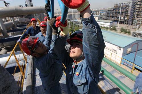 乌鲁木齐石化公司炼油厂开展百日安全劳动竞赛