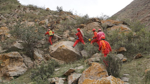 骄阳下的勘探--中国石油新闻中心