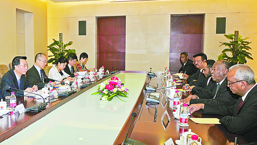 汪东进会见苏丹共和国油气部国务部长马哈茂德