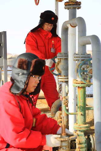 塔里木油田哈得作业区水力扫描收油获得成功