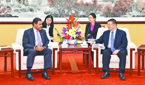 章建华会见卡塔尔天然气运营公司首席执行官-