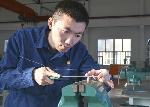 http://center.cnpc.com.cn/pic/0/00/10/11/101128_991237.jpg